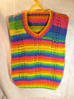 146.2 Pullover senza maniche gr. 110-116