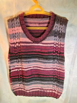 146.4 Pullover senza maniche gr. 122-128
